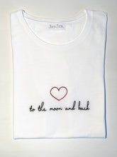 Carica l'immagine nel visualizzatore di Gallery, T-shirt "to the moon and back"